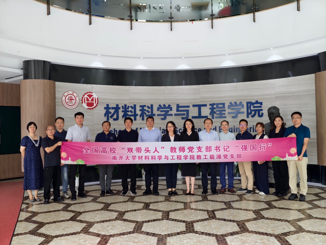 图片包含 室内, 桌子, 建筑, 砖

AI 生成的内容可能不正确。