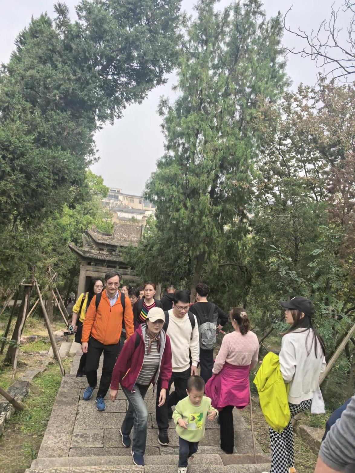 f1cd605fa2e4d46c2c9127bd5f458e1